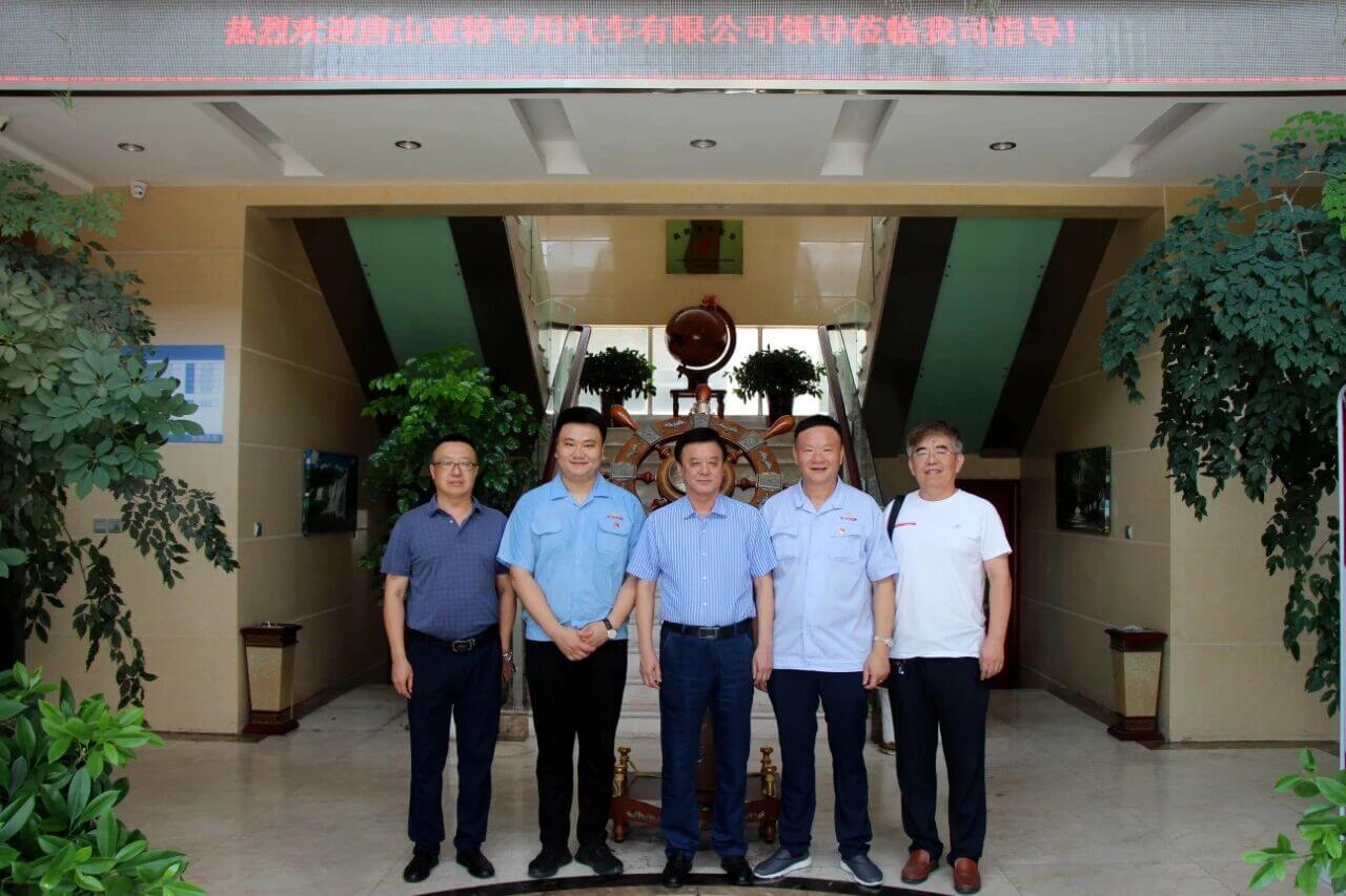 唐山亚特专用汽车有限公司领导莅临常州凯鹏液流器材有限公司